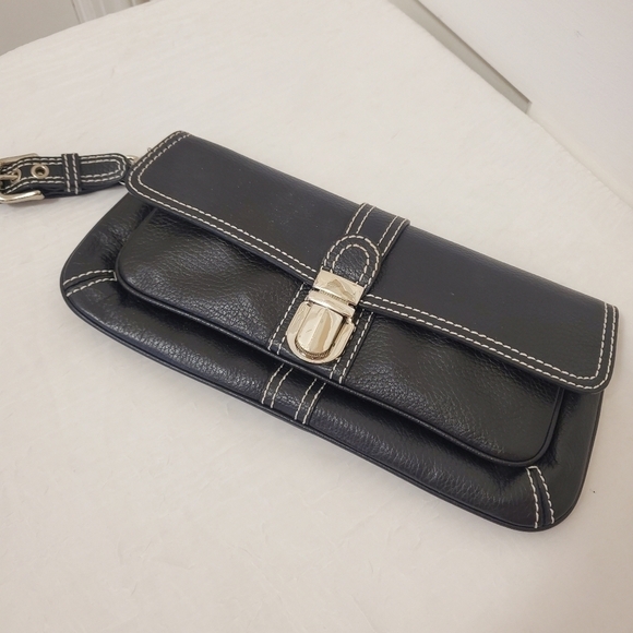 Isabella Fiore Black Leather Clutch/Wristlet - Picture 5 of 9